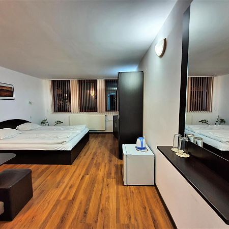 Yakovtsi Inn Zewnętrze zdjęcie