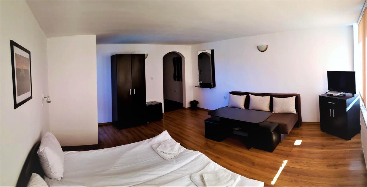 Yakovtsi Inn Zewnętrze zdjęcie