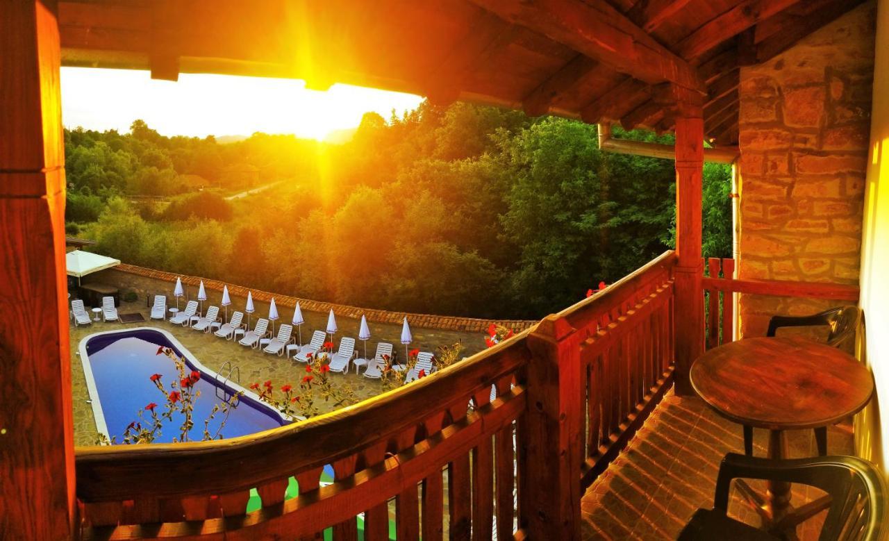 Yakovtsi Inn Zewnętrze zdjęcie