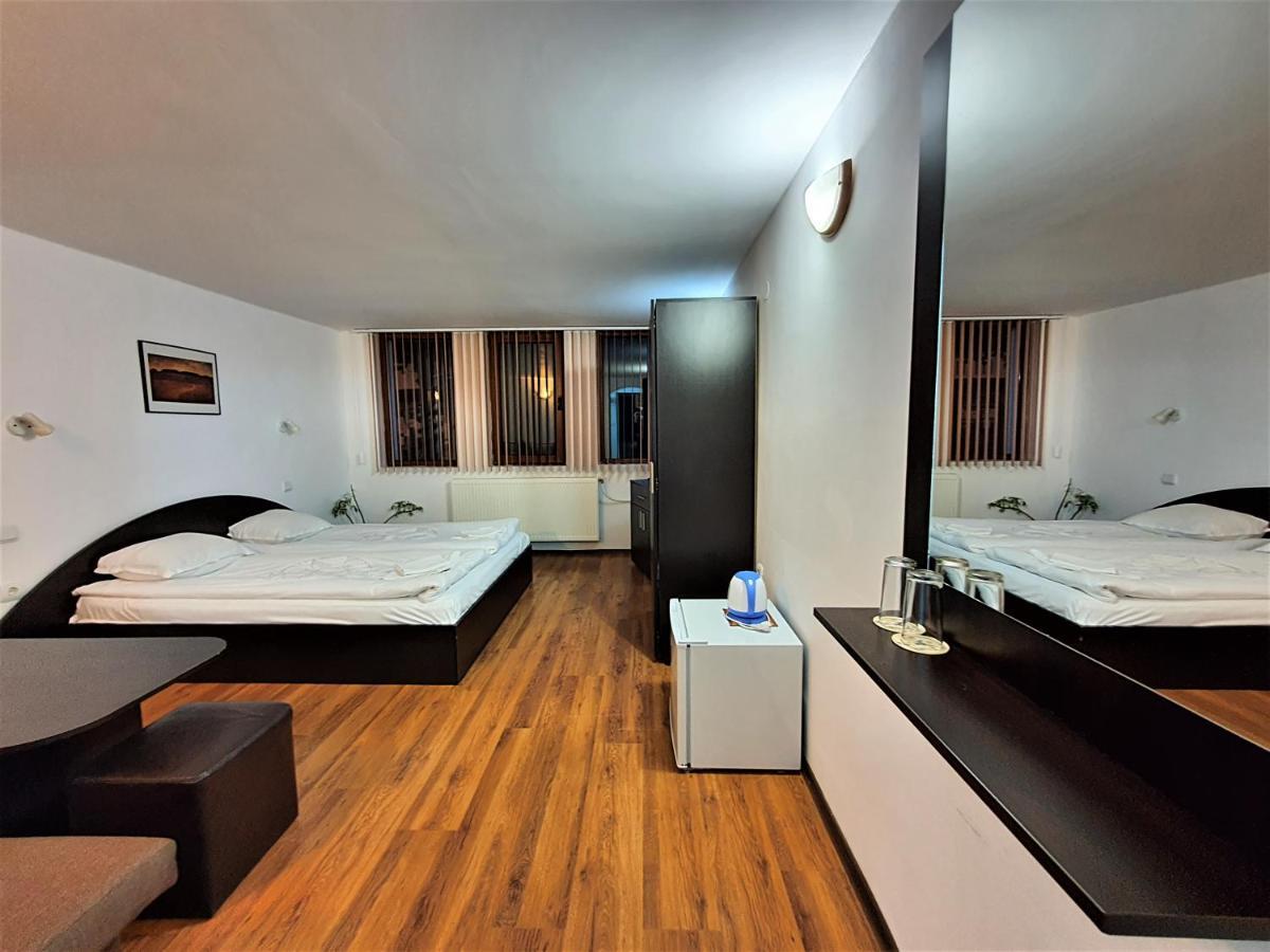 Yakovtsi Inn Zewnętrze zdjęcie