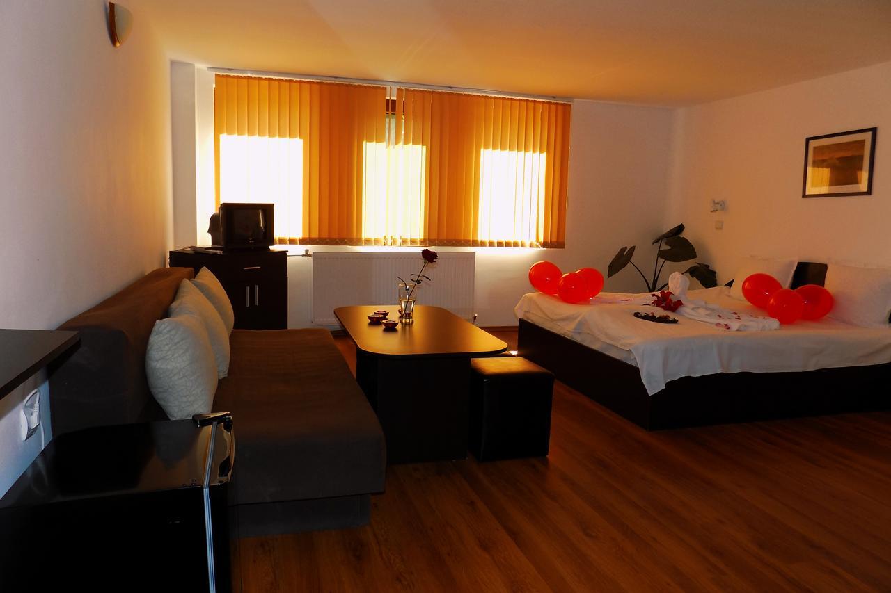 Yakovtsi Inn Zewnętrze zdjęcie