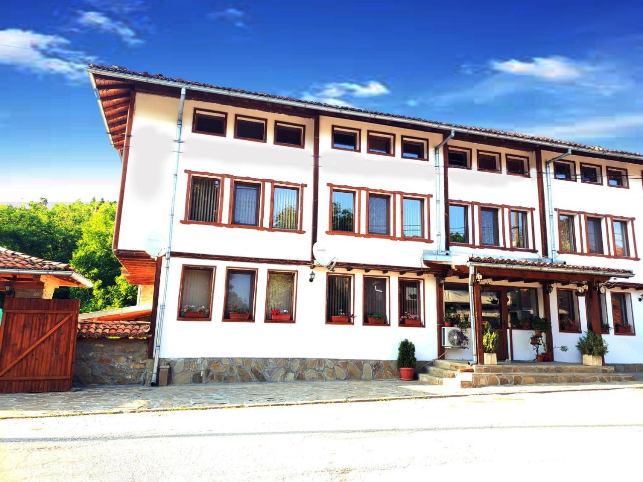 Yakovtsi Inn Zewnętrze zdjęcie