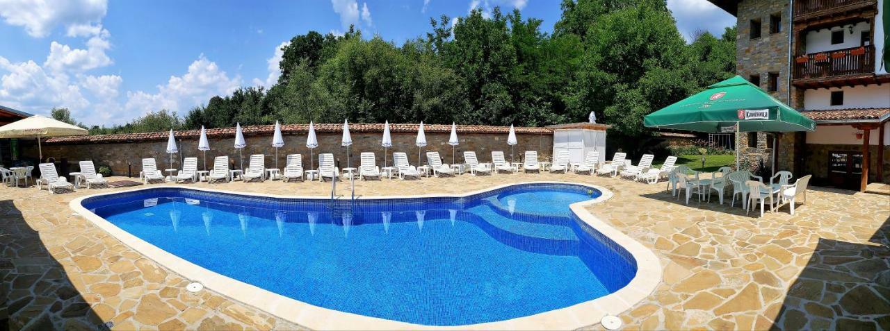 Yakovtsi Inn Zewnętrze zdjęcie